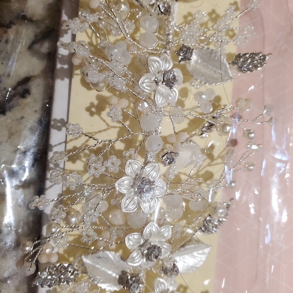Brand new bridal Headpiece